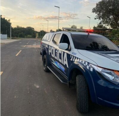 Imagem da notícia Motorista embriagado e sem habilitação capota veículo em estrada vicinal de Alcinópolis